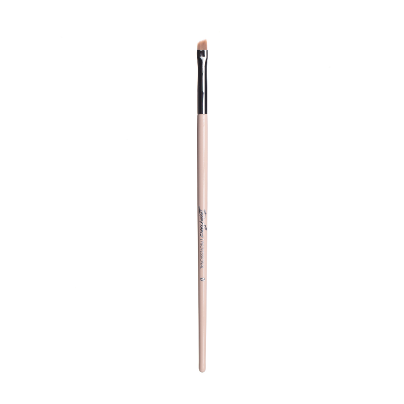 6. Brocha delineador de ojos biselado